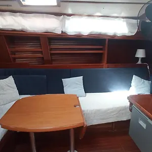 Bateau-hôtel Barcelona Boat Experience, Sant Adrià de Besòs